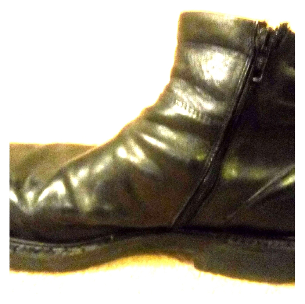 Men's leather shoes size 10